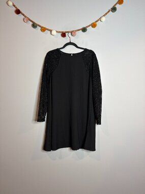 🔆 Amazon black lacy sleeve shift dress